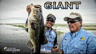 SMC Season 10:7 - Scott and Roland show you how to catch GIANT BASS while sight fishing.