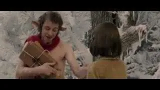 The Chronicles Of Narnia - The Lion,The Witch And The Wardrobe-handshake