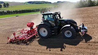 Valtra Q305 mit Einböck Taifun 500 FZ im Einsatz