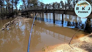 Bait fishing at HorseShoe Lagoon in Echuca Moama