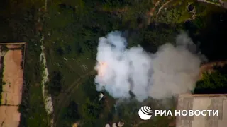 Уничтожение украинского ЗРК "Стрела-10" дроном-камикадзе "Ланцет" на Авдеевском направлении.