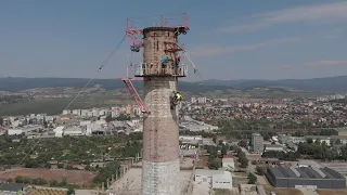 Scooter stuntman drives 110 meters down the chimney on the Vespa