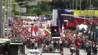 Thousands march in support of Maduro government