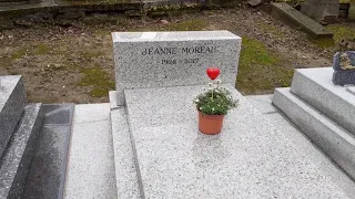 Sépulture de Jeanne Moreau au cimetière de Montmartre à Paris 18ème .