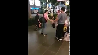 Deliveroo guy knocked into young boy along Orchard Road