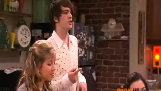 Drake Bell on iCarly