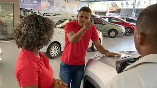 Vendedor de Carro HUMILHA Homem Pobre e Veja O Que Aconteceu No FINAL