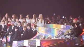 181201 블랙핑크(BLACKPINK),방탄소년단(BTS),워너원,모모랜드, - 홍진영 잘가라 무대 Reaction [4K]  직캠 by Mera