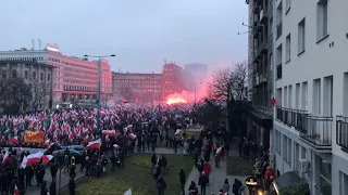 Marsz Niepodległości na setną rocznicę w 40s. 11 listopada 2018