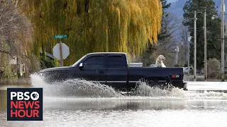 Heavy rains flood and isolate parts of U.S. Pacific Northwest, Canada