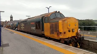 37422 "Victorious" & 37407 "Blackpool Tower" departing Scarborough