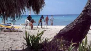 JUGANDO COMO NIÑOS EN BAYAHIBE 2010