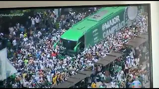 Ônibus Do Palmeiras Saindo do CT