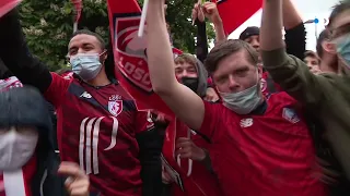 LOSC : Parade du bus dans les rues de Lille.