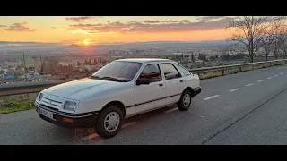 88- Ford Sierra 1982; diseño moderno sobre una mecánica conservadora.