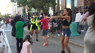 LADIES WENT CRAZY!!! Los del rio - Macarena, cover by Dangel, 3rd street Promenade