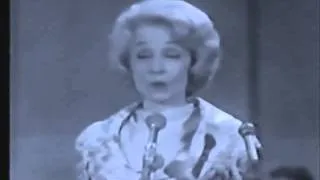 Marlene Dietrich, Wo die Blumen sind?