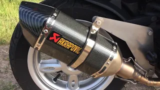 Yamaha Neo’s 4 takt met akrapovic uitlaat.