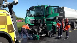 VN24 - Dump truck hits the end of a traffic jam on the freeway at Kamen interchange (A1/A2)