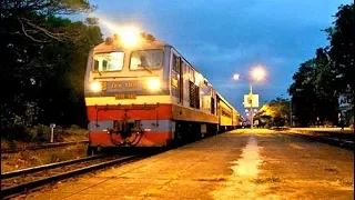 (Night trains in Vietnam) - Đoàn tàu hỏa về trong đêm thật đẹp