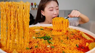 ASMR 한번씩 땡기지 않아요? 간단하게 떡만두라면 8봉지 리얼먹방 :) Ramen with rice cake and mandu MUKBANG