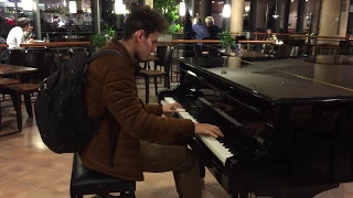 Thomas Krüger – Awesome Piano Medley at Shop Restaurant in Dresden