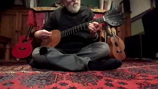 Two medieval troubadour melodies on a Guitarra Moresca