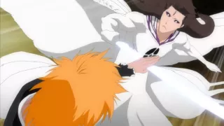 Ichigo grabs aizens sword