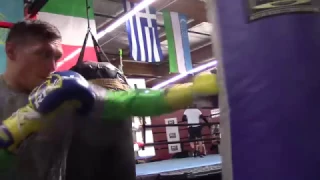 OLEKSANDR USYK DESTROYS THE HEAVY BAG