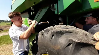 Vlog #93 Wymiana łożyska na młocarni, zdejmowanie koła pasowego młocarni John Deere 975