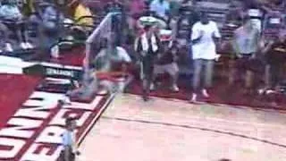 Petteri Koponen half court shot in 2007 Summer League