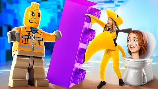 Экстремальные прятки в коробках Лего челлендж! Roblox Rainbow Friends против Skibidi Toilet!