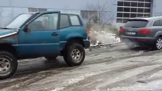 Audi Q7 VS NISSAN Terrano 2