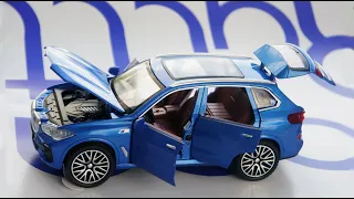 Машинка BMW X5 открываются двери капот багажник, длина 16,5см. Сравнение с БМВ в масштабе 1/24