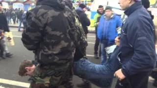 Произвол и надругательство над людьми на Евромайдане - кадры Андрея Дрофы