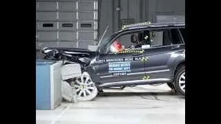 IIHS - 2011 Mercedes GLK - moderate overlap /GOOD/ and side impact /GOOD/ crash test