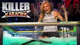 Killer Karaoke | Scared blonde sings "Bombo" in a water tank with eels | TVNorge