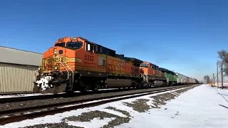 BNSF GE C44-9W 5322 Leads Manifest Train HLINDEN1 14 West Through Wiggins, Colorado (2/16/21)