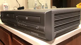 Magnavox MWD2205 DVD CD Player VHS VCR Video Recorder Combo
