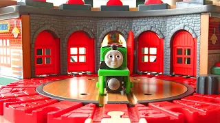 Thomas & Brio Wooden Railway ☆ Roundhouse & Station Original Course