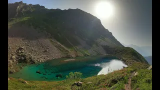 Lacs de Cestrède, Antarrouyes, Noir et de Culaus depuis les granges de Bué