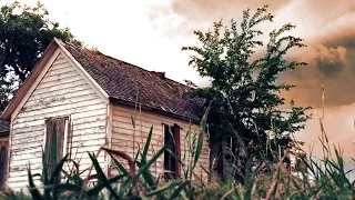 Abandoned house left untouched for 50 years. You won't believe whats inside.