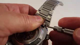 How to install a watch bracelet with tight clearances