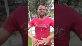 Fã de Batista Lima, morador de rua que canta, vai para clínica de recuperação