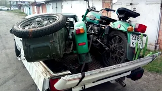 Нашли три мотоцикла УРАЛ в заброшенном сарае