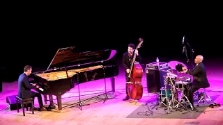Yes! Trio.  Фрагмент XIX Міжнародного фестивалю сучасної імпровізаційної музики JAZZ BEZ 2019