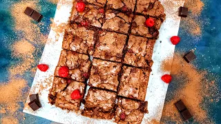 Best fudgy chocolate brownies with raspberries- easy recipe for perfect crackly top.