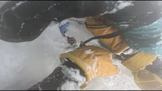 Skier rescues snowboarder buried in snow on Mount Baker