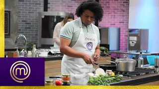 Tres cajas diferentes que pondrá a prueba a los cocineros. | MasterChef México 2020