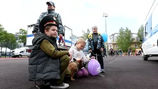 ГУ МВД России организовало праздничное шоу для детей полицейских